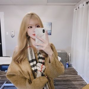 Meet your Posher, Dana